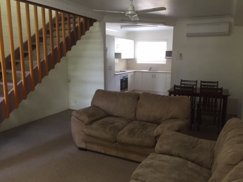 2/295 Bloxsom Street, Frenchville QLD 4701